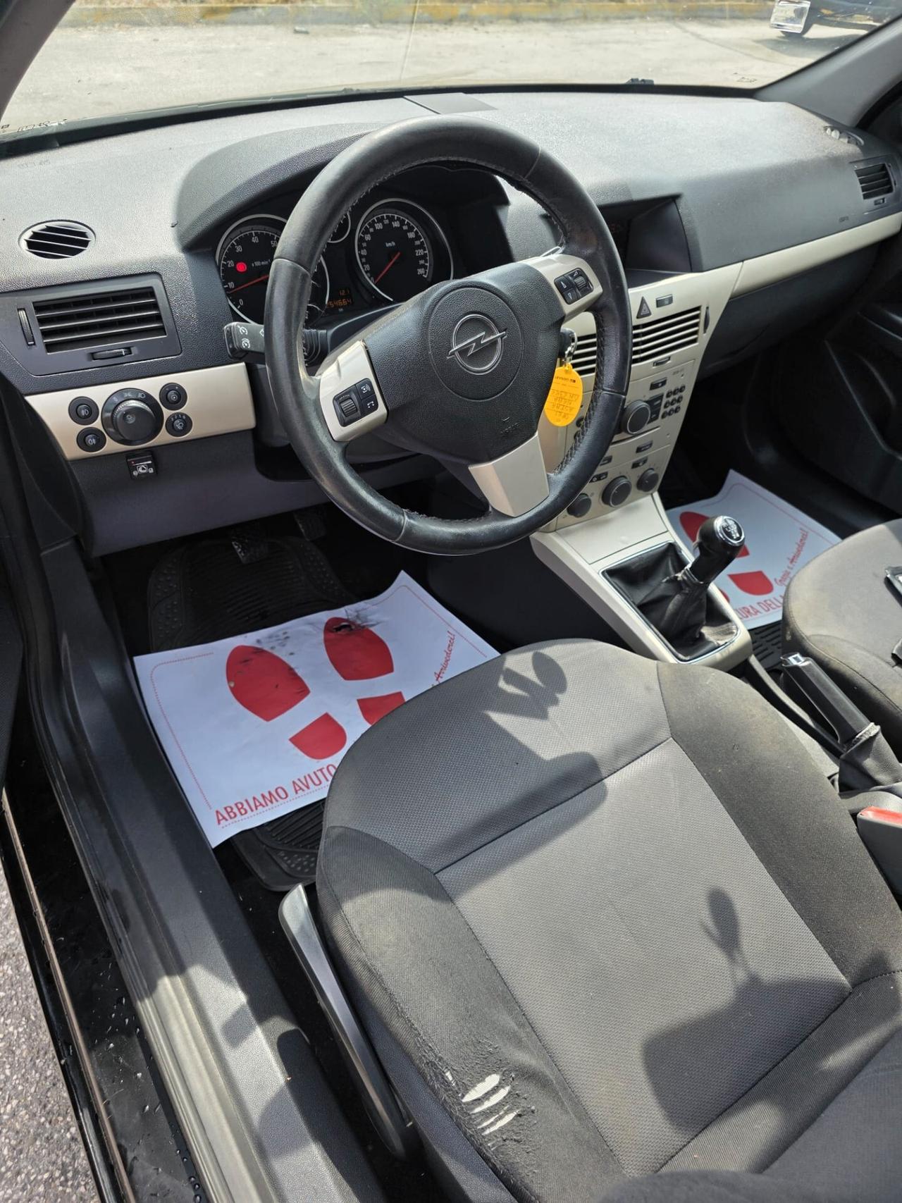 Opel Astra twinport 5 porte enjoy