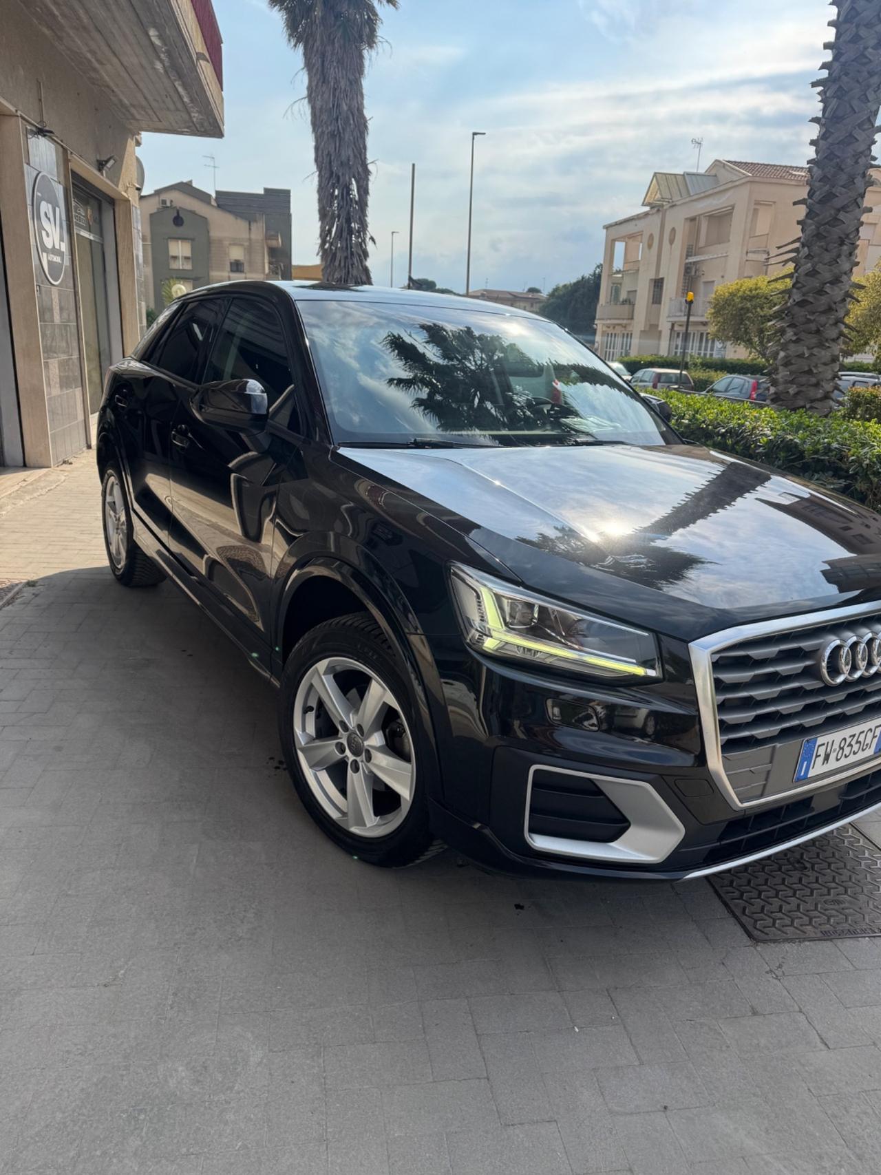 Audi Q2 30 TDI Business Design