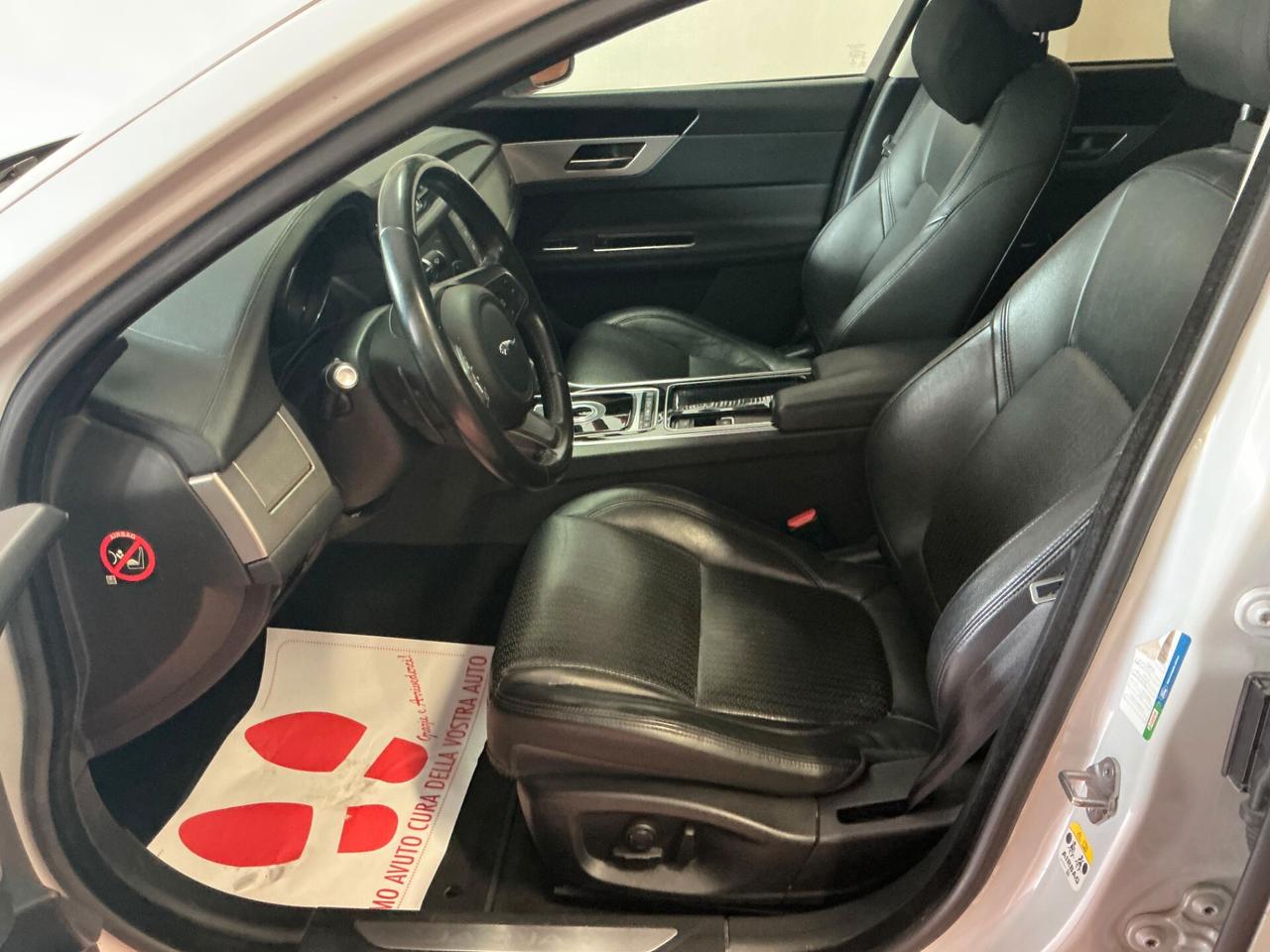 JAGUAR XF 3.0d V6 2015 TETTO APRIBILE FULL OPTIONAL 80.000KM