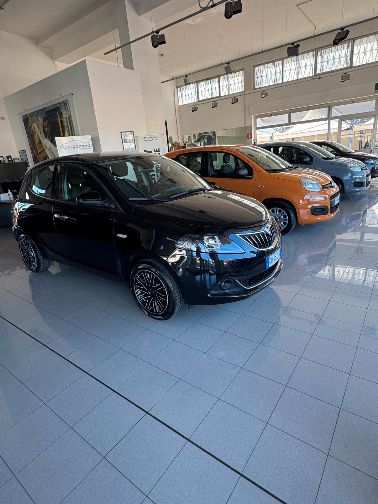 Lancia Ypsilon 1.0 FireFly 5 porte S&S Hybrid Ecochic Gold