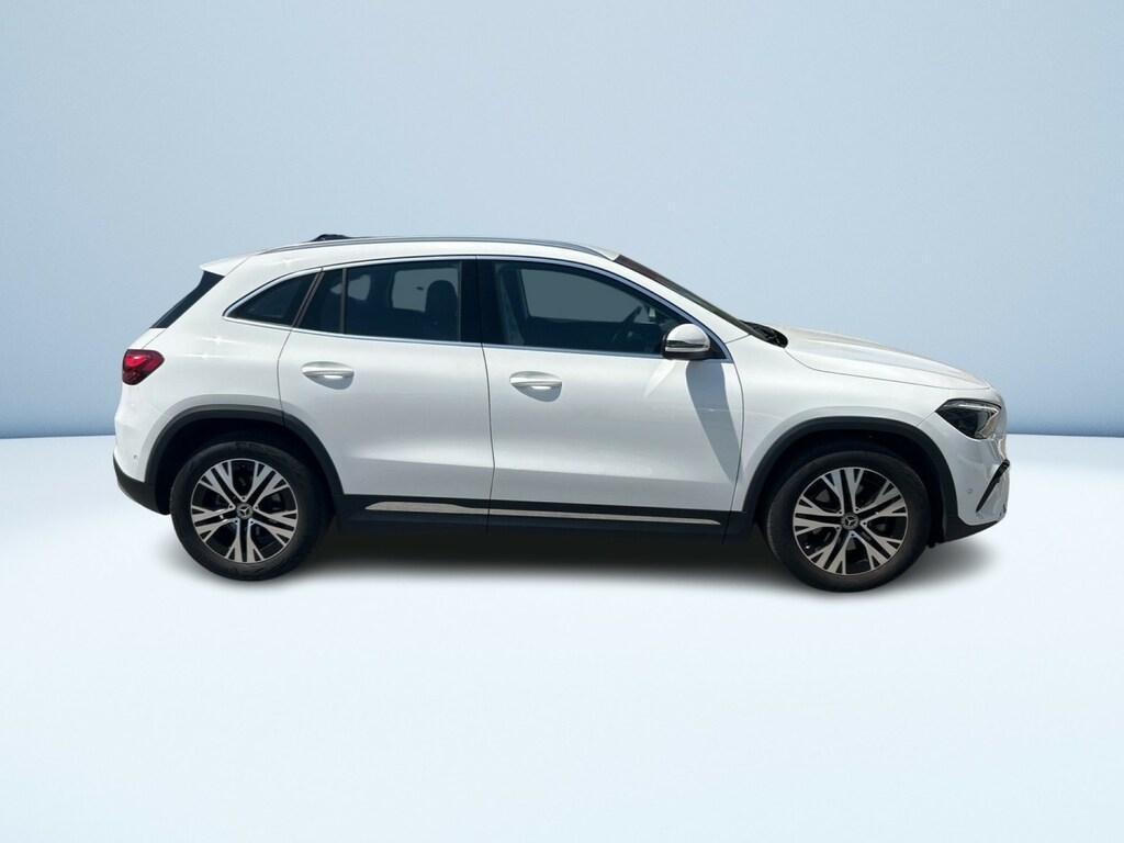 Mercedes GLA 180 180 D Progressive Advanced 8G-DCT