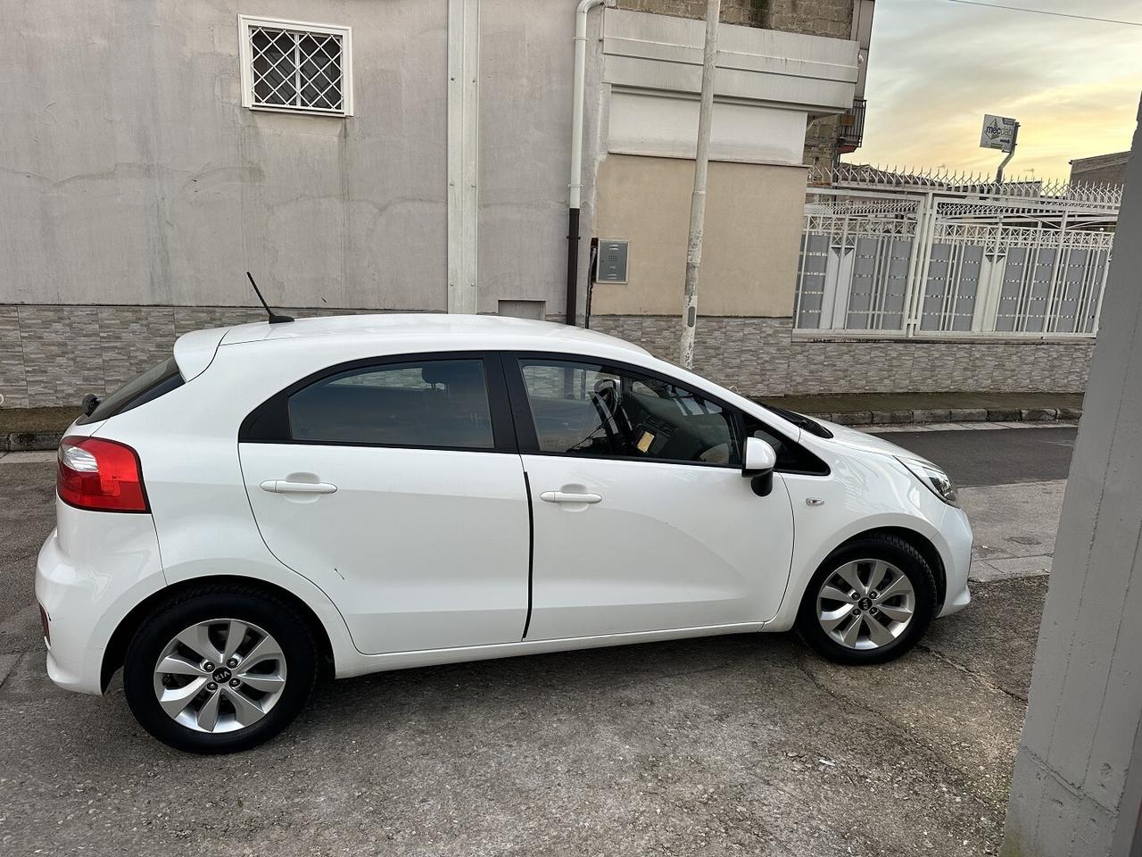 Kia Rio 1.2 GPL Active Collection 2016 Navi+Retroc