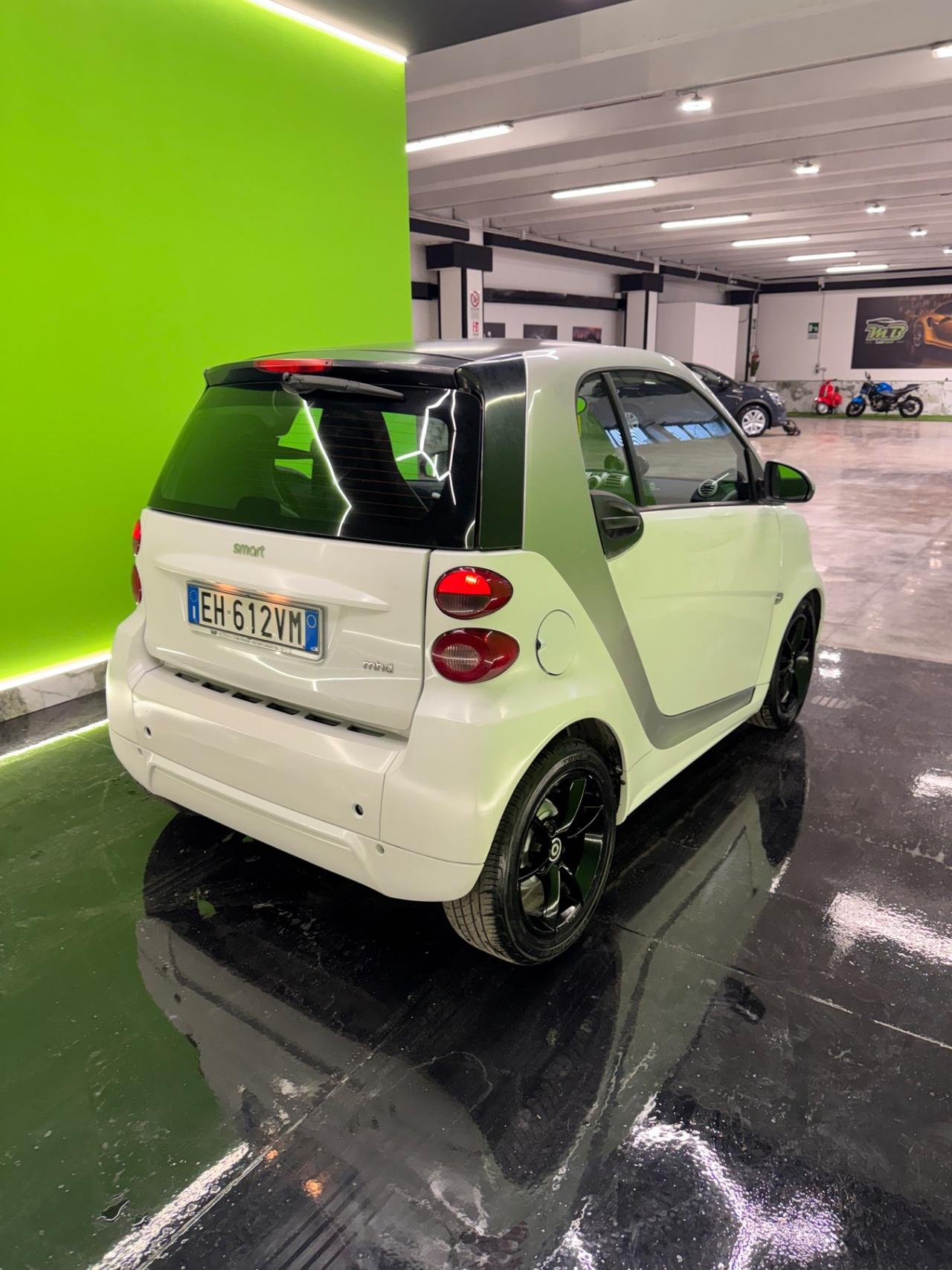 Smart ForTwo 52 kW MHD coupé White Tailor Made