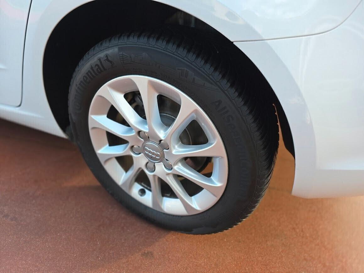 Audi A3 SPB 1.6 TDI 105 CV CR Attraction