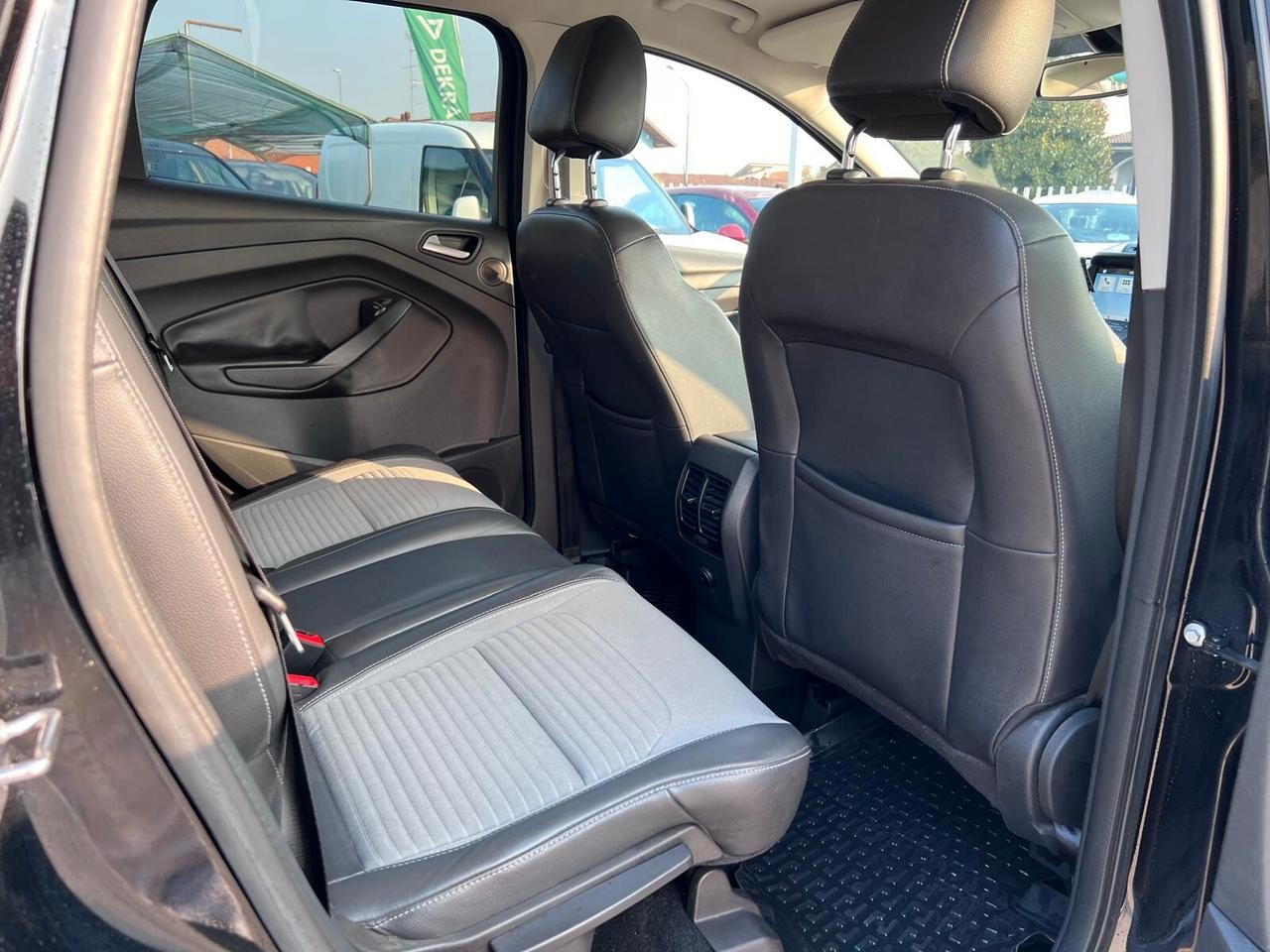 Ford Kuga 1.5 TDCI 120 CV S&S 2WD ST-Line Business