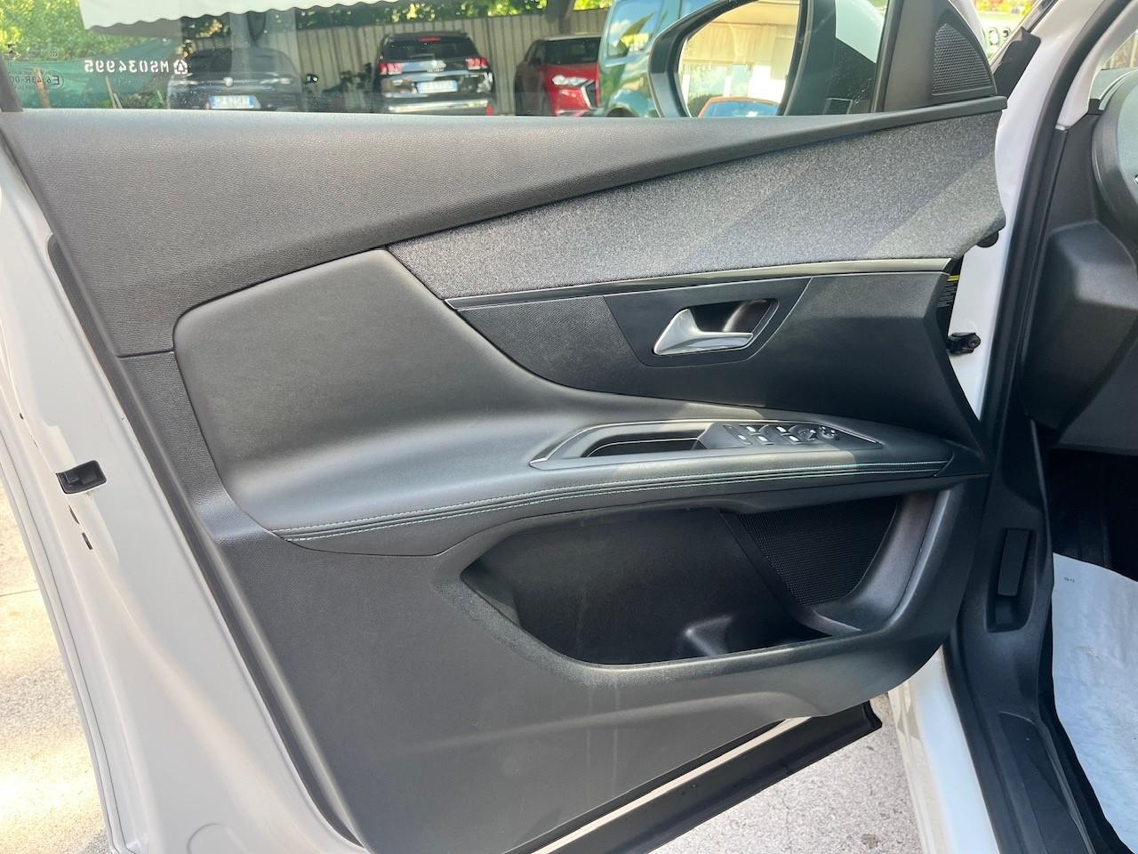 Peugeot 3008 BlueHDi 130 S&S Allure Pack