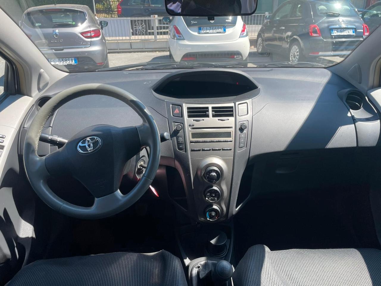Toyota Yaris 1.0 5 porte