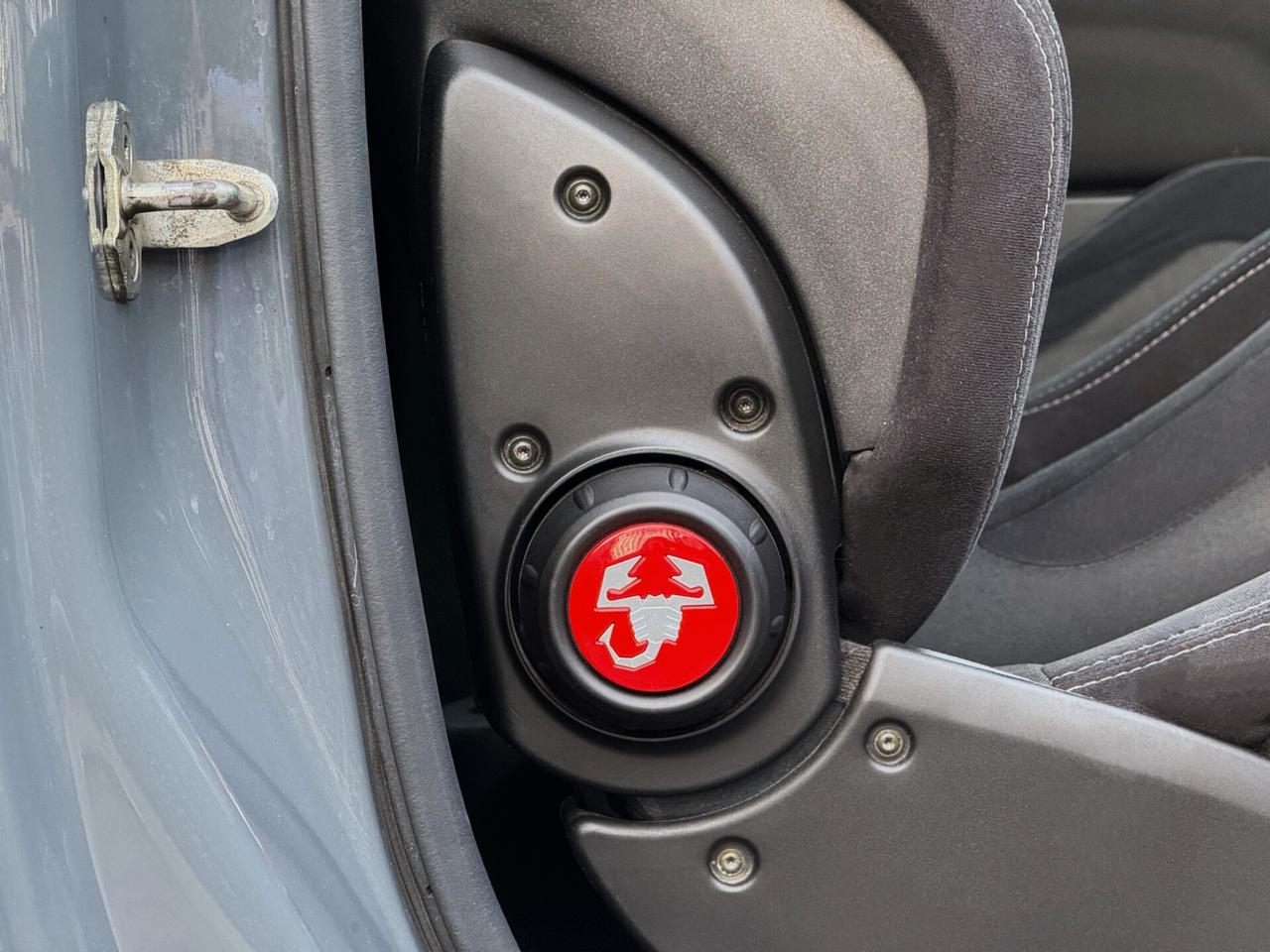 Abarth 595 1.4 T-Jet Competizione 180CV MTA SABELT