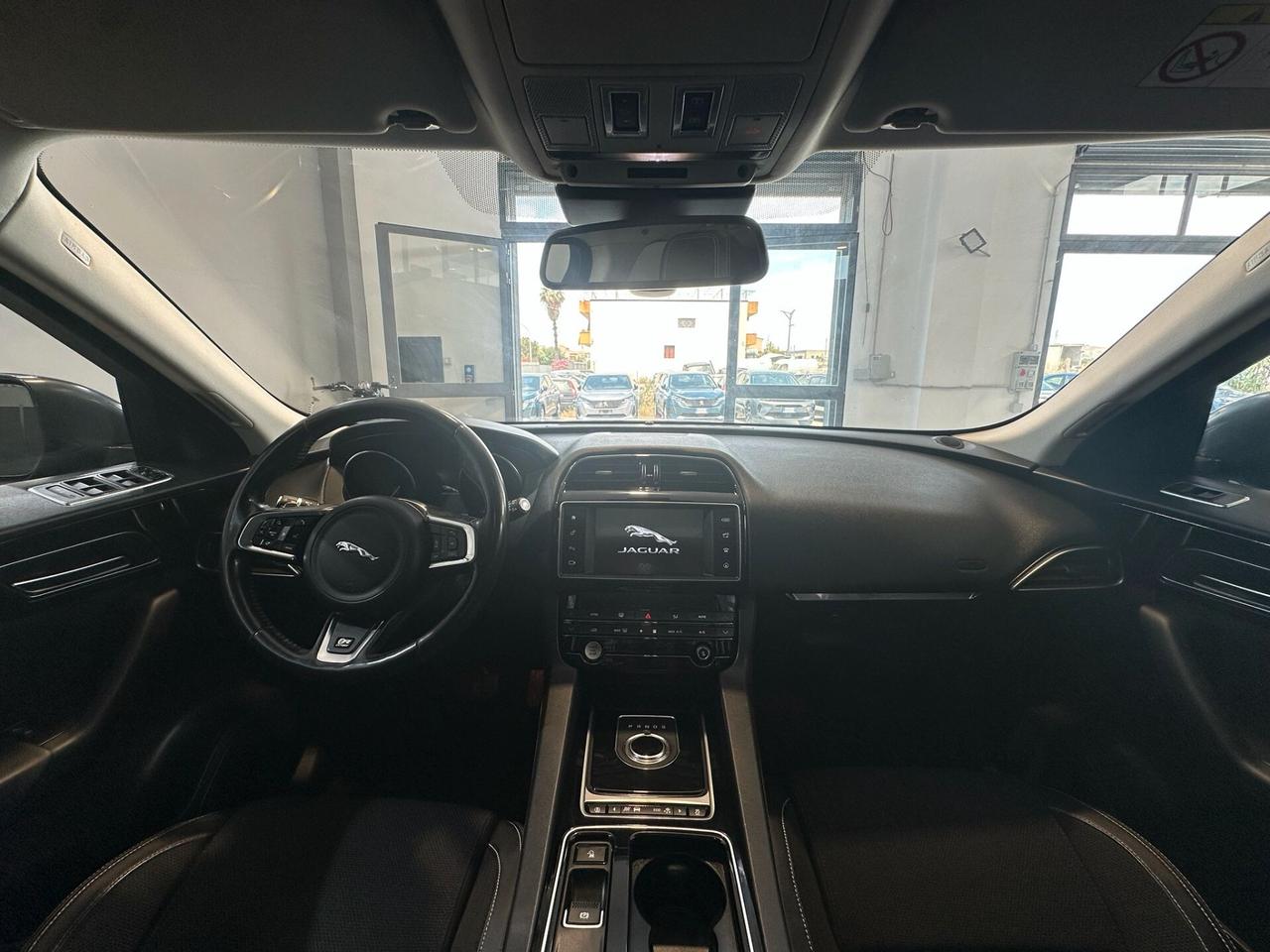 Jaguar F-Pace 2.0 D 180 CV AWD aut. R-Sport