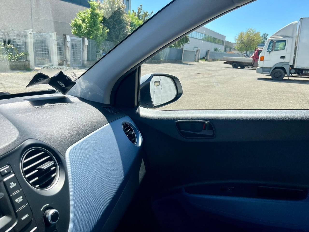 Hyundai i10 1.0benz 2015 64.000km cambio automatico perfetta
