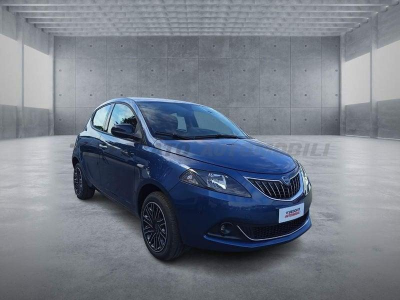 Lancia Ypsilon 1.0 firefly hybrid Gold s&s 70cv