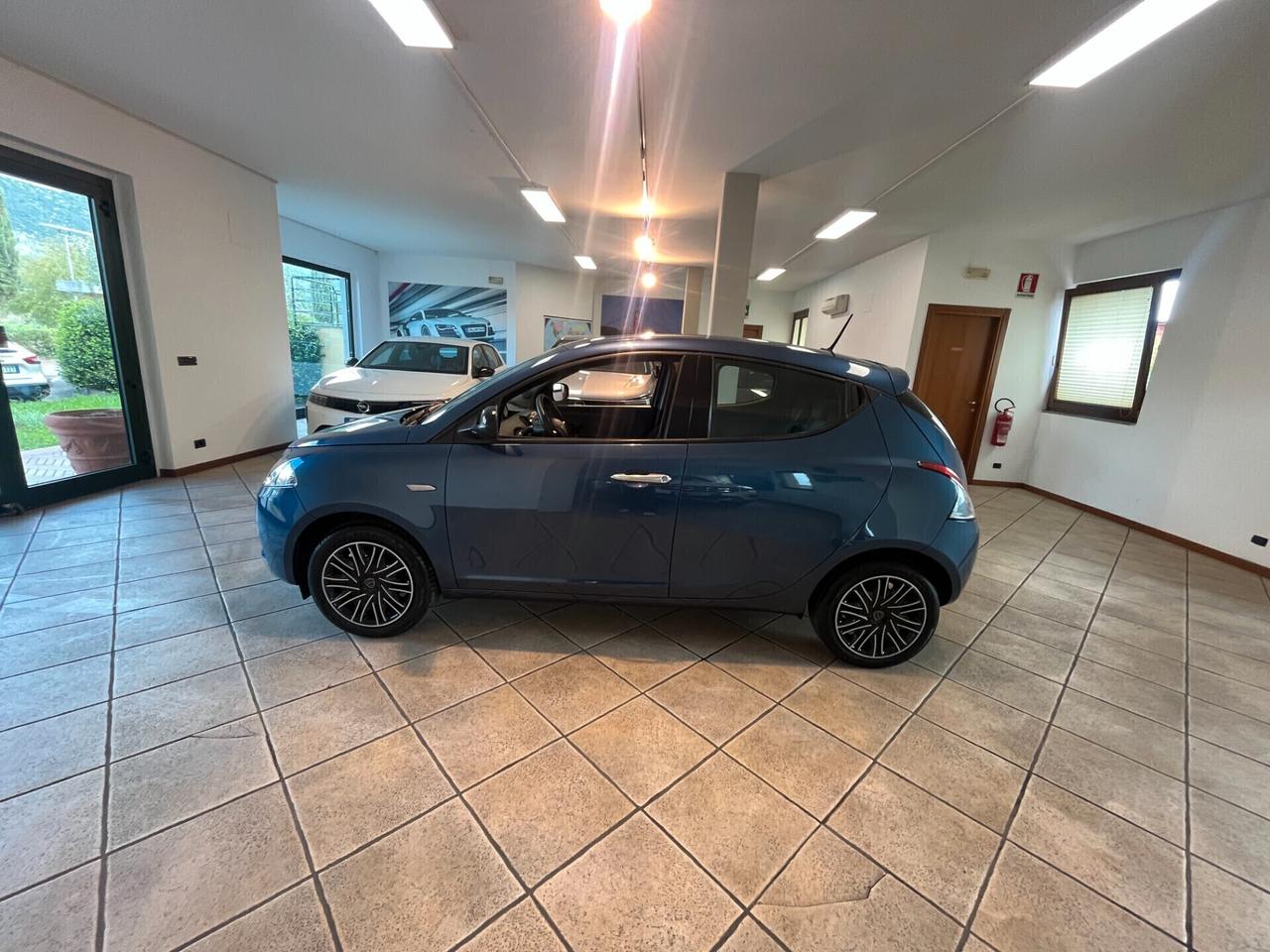 Lancia Ypsilon 1.0 FireFly 5 porte S&S Hybrid Silver Plus
