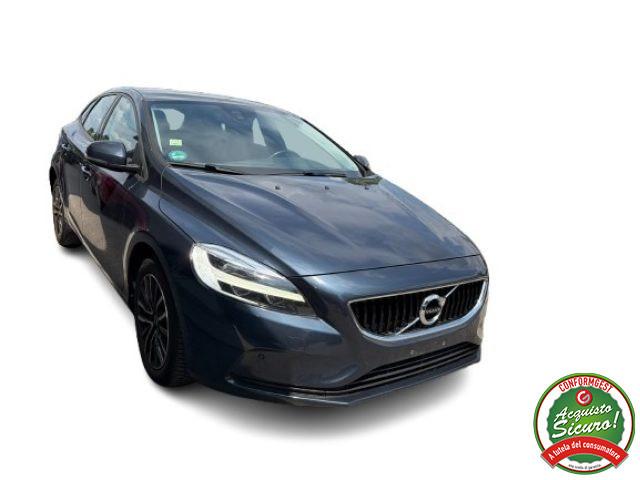 VOLVO V40 Momentum D2