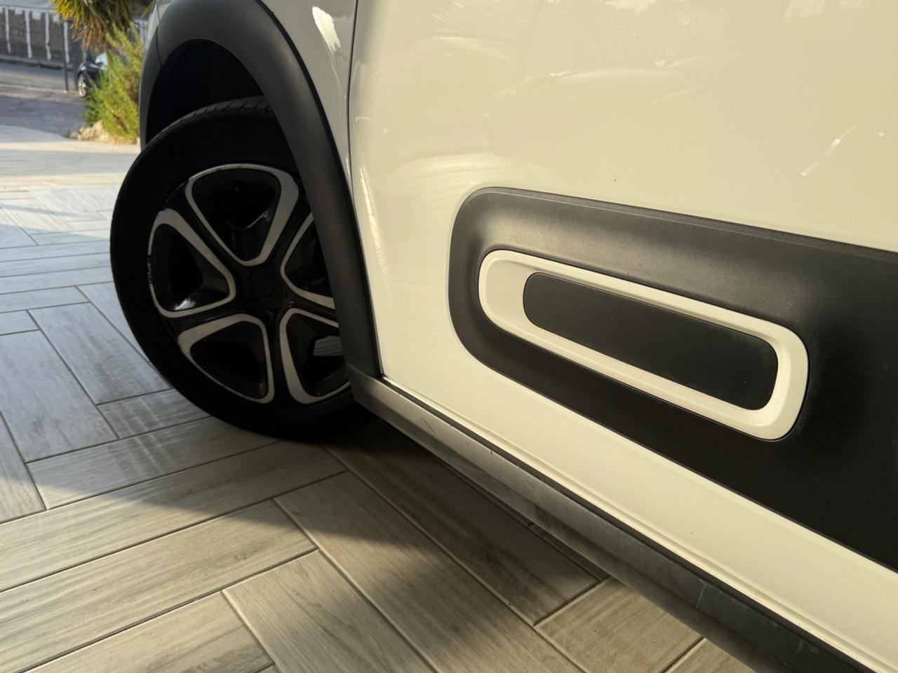 Citroen C3 1.2Benzina Shine+AIRBUMP+FULL LED2022