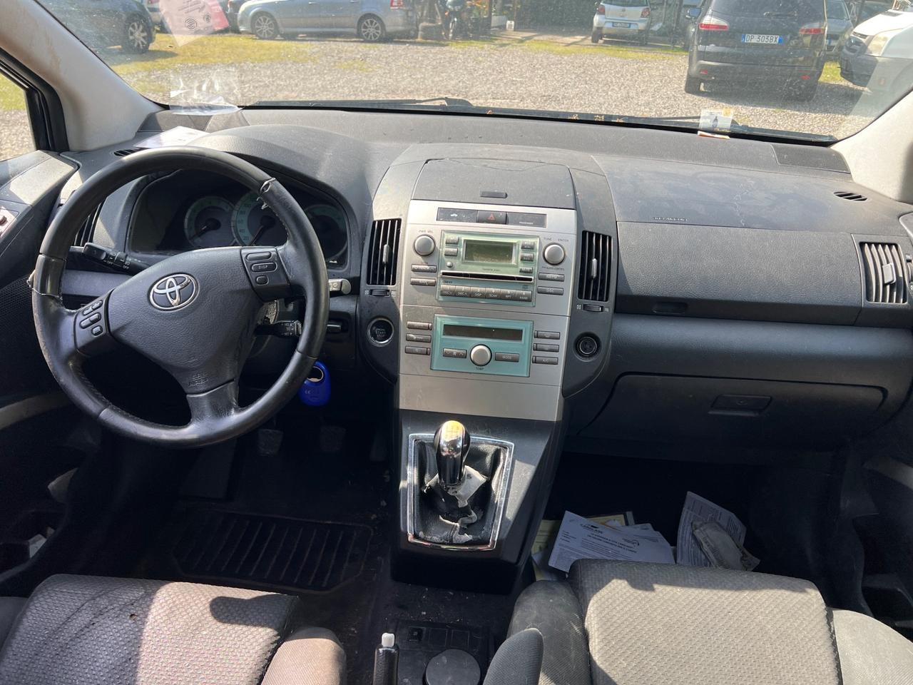 Toyota Corolla Verso 1.6 16V