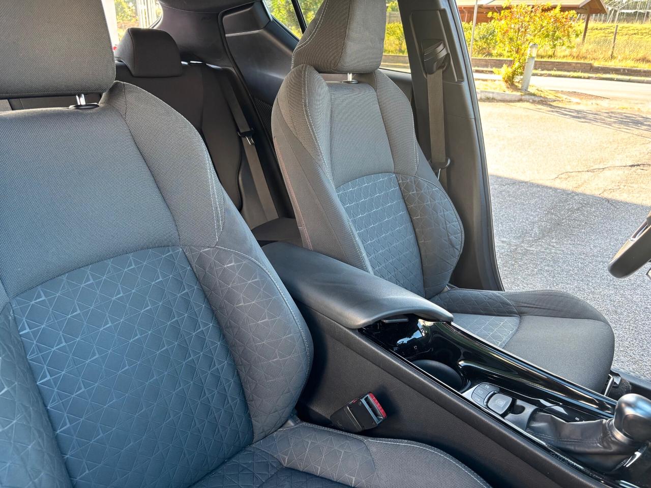 Toyota C-HR 1.8 Hybrid E-CVT Style+ STUPENDA, FULL FULL, GOMME NUOVE,KM CERTIFICATI, PREZZO VERO!!!!