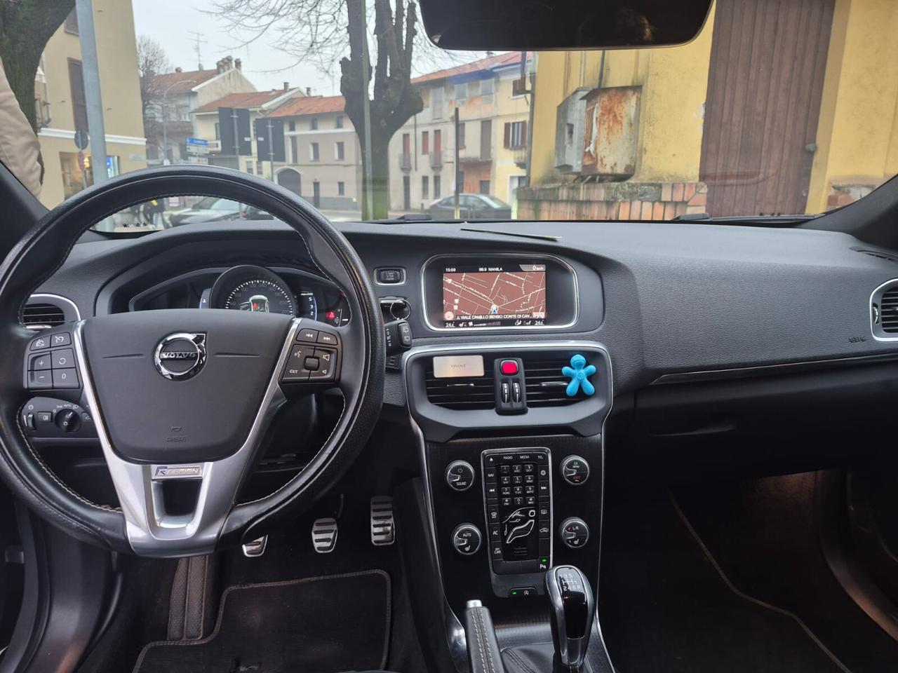 Volvo V40 D2 R-design DISTRIBUZIONE NUOVA