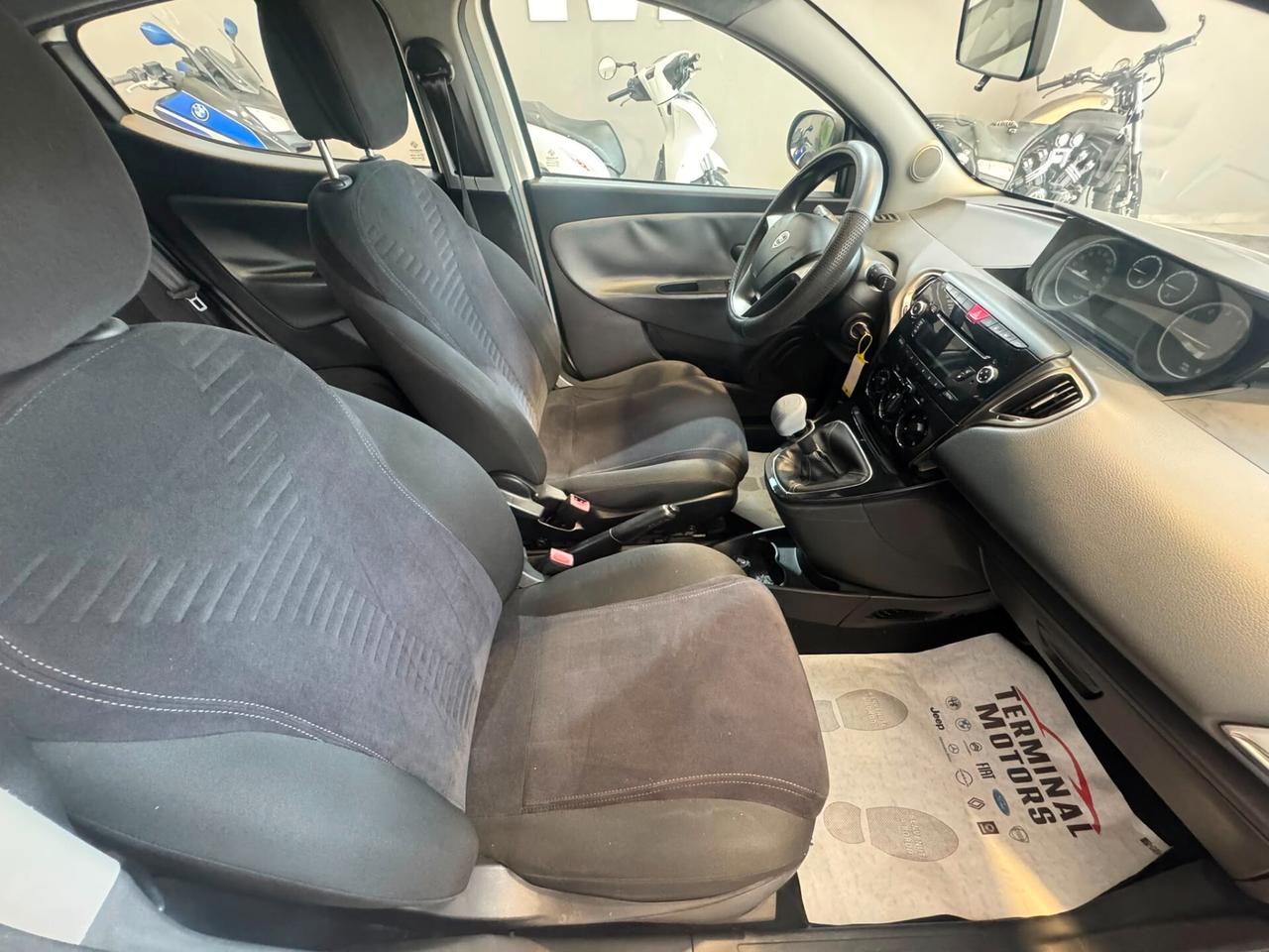 Lancia Ypsilon 1.2 69 CV BENZINA GPL Ecochic
