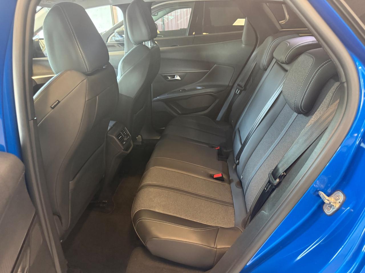Peugeot 3008 BlueHDi 130 S&S EAT8 Allure