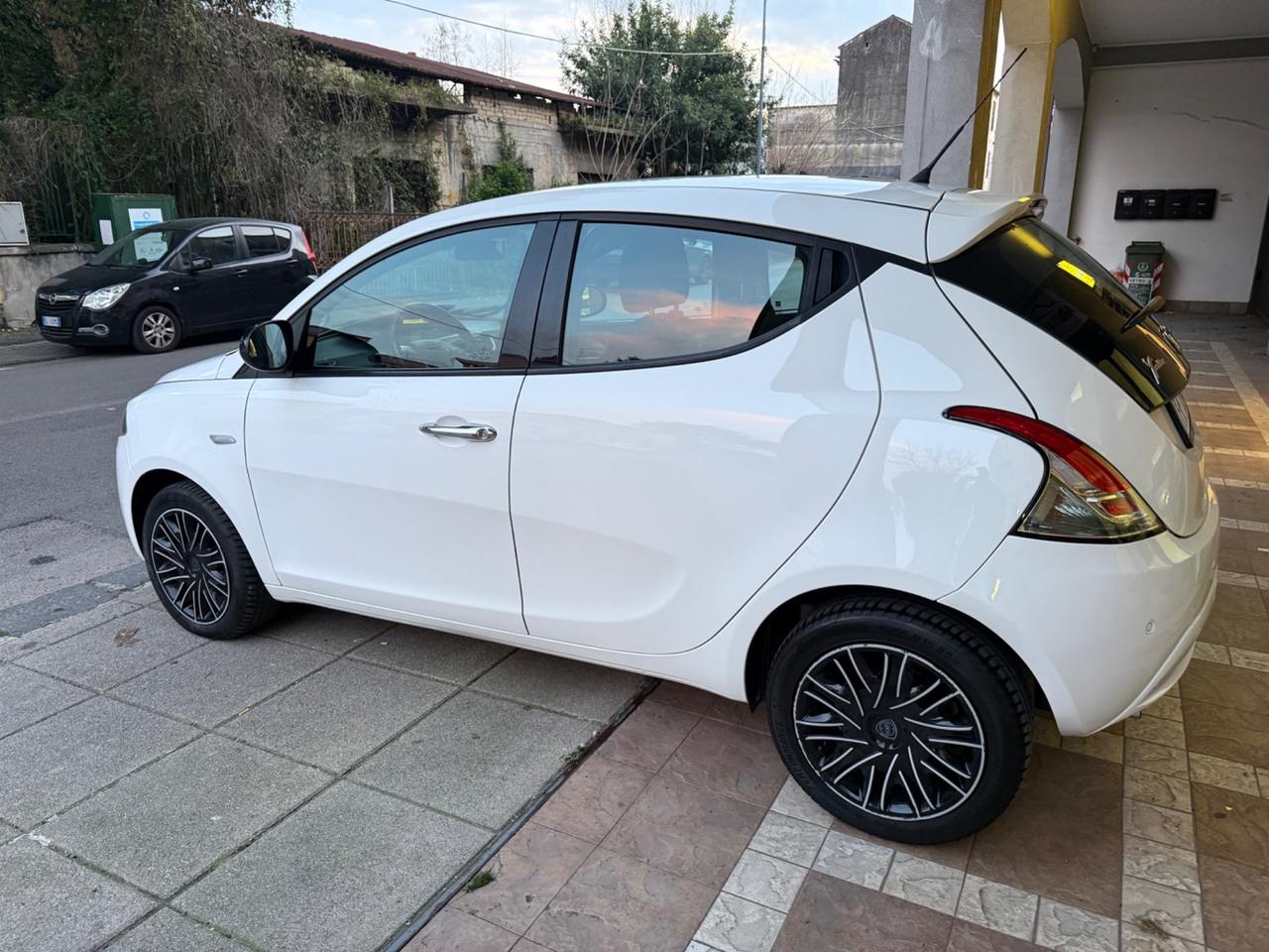 Lancia Ypsilon 2018 - 1.3 MJT 16V 95 CV 5 porte S&S Gold