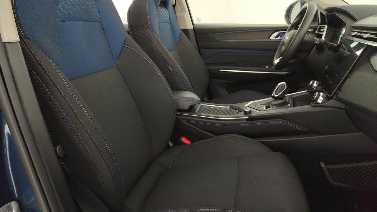 LYNK & CO 01 1.5 t hev auto