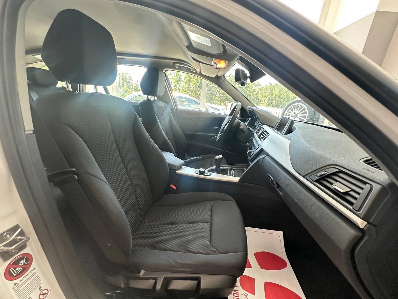 BMW 316d - Book Service Completo