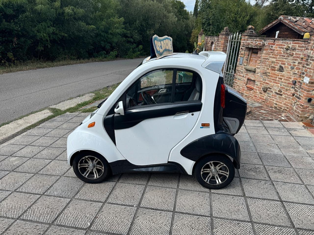 Xev Kitty ELETTRICA TUTTO OK SI GUIDA A 16 ANNI