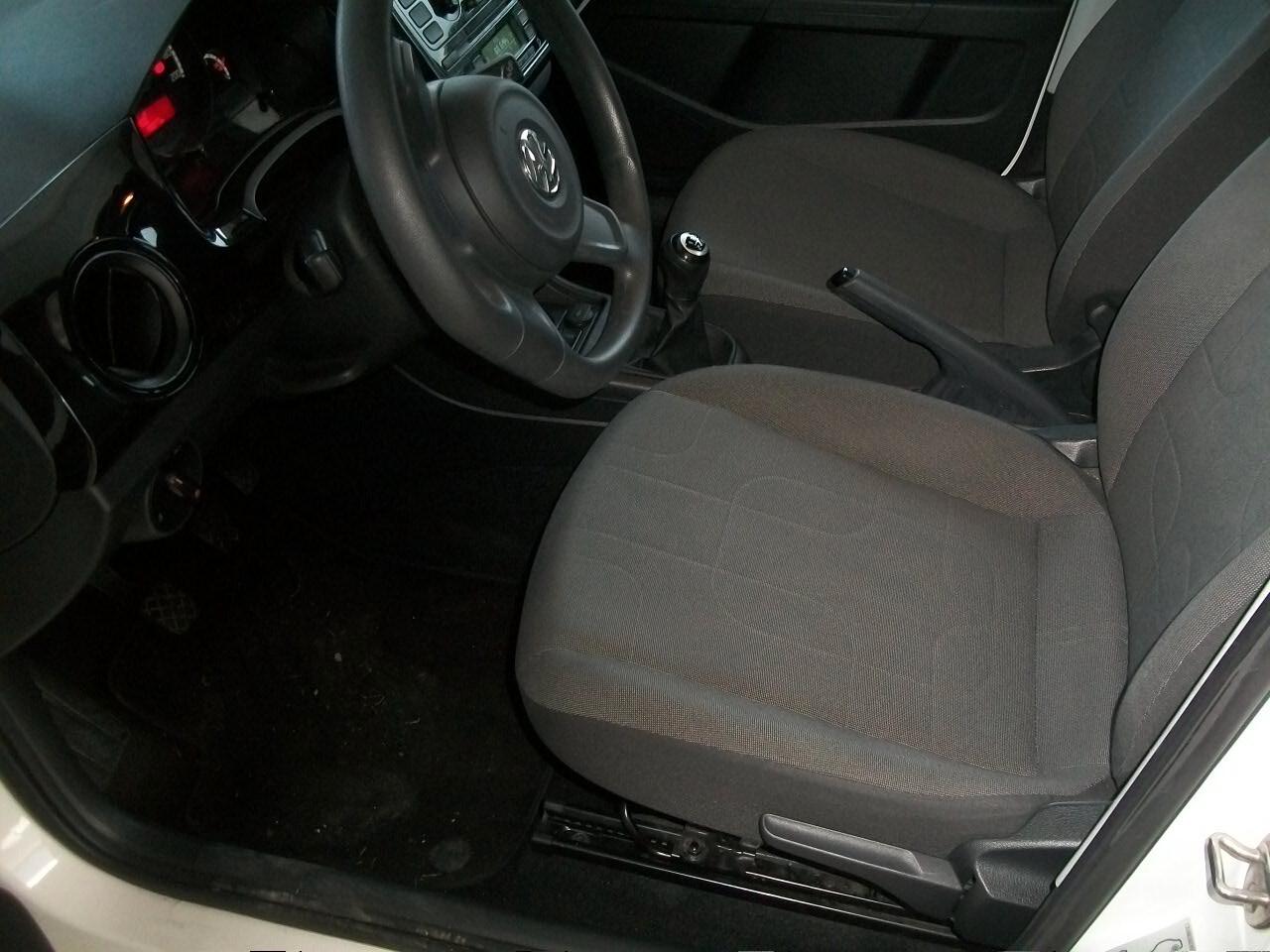 Volkswagen up! 1.0 5p. move ASG CC999 KW 44 HP 60 EURO 05 BENZINA GARANZIA UN ANNO N 08 GOMME E CERCHI E COPRI CERCHI ESTIVE E QUATRO QUATRO STAGIONI 95/100 SI NEOPATENTATI