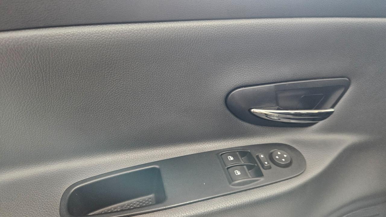 Lancia Ypsilon 1.2 69 CV 5 porte S&S Platinum