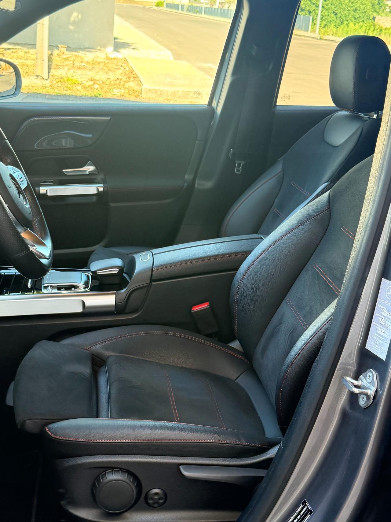 Mercedes-benz GLB 220 d Premium 4matic auto AMG con LUCI SOFFUSE,TELECAMERA,APPLE CARPLAY,NAVI,VIRTUAL COCKPIT,SCHERMO