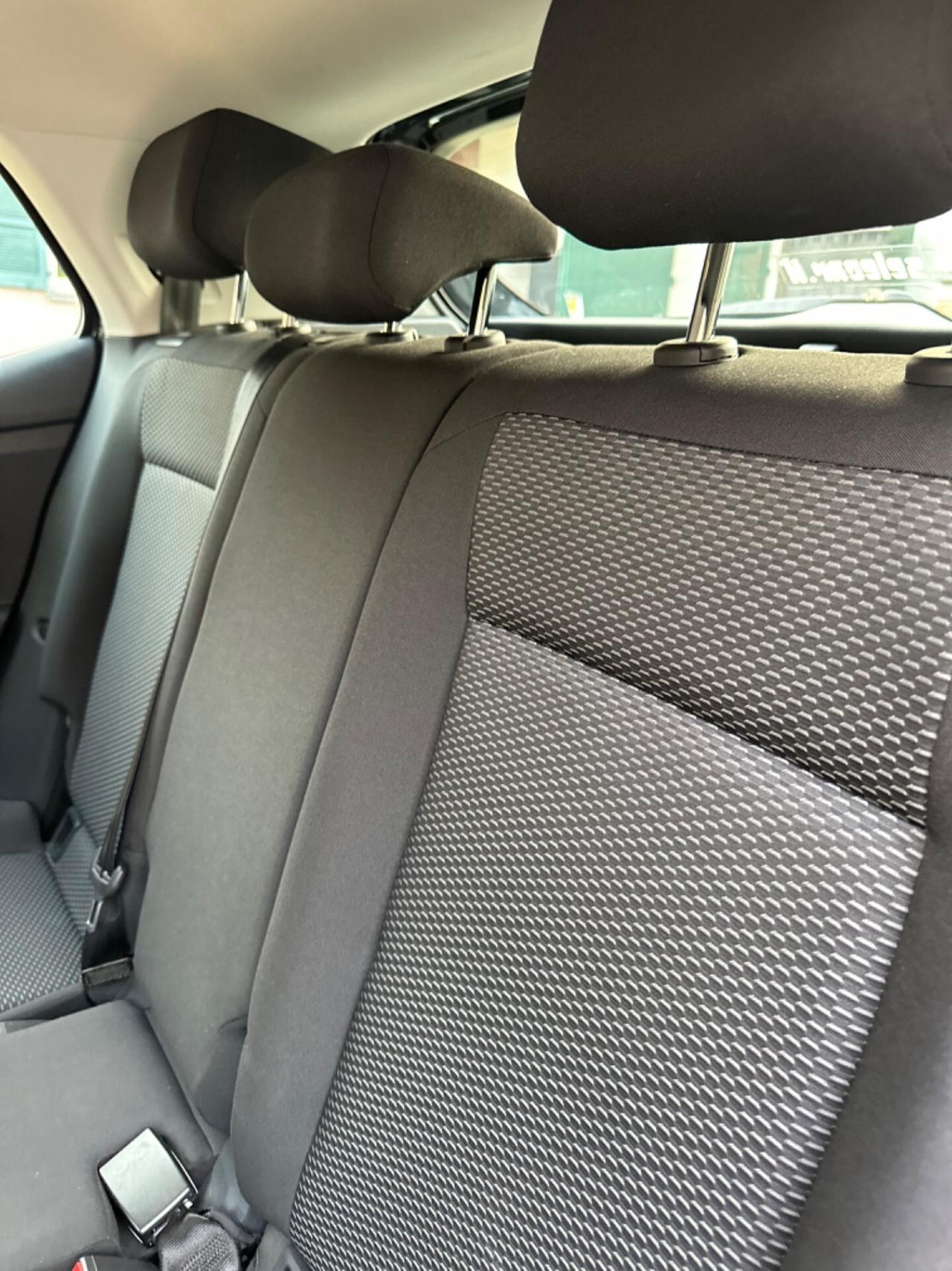 Volkswagen T-CROSS 1.6 TDI STYLE EURO6B LANEASS FRONTASS