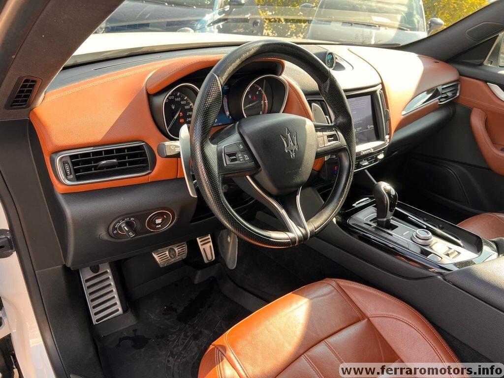 Maserati Levante V6 Diesel AWD Granlusso a 349 euro al mese