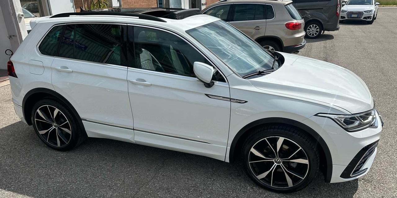 Volkswagen Tiguan 2.0 TDI 150 CV SCR DSG R-Line TETTO APRIBILE