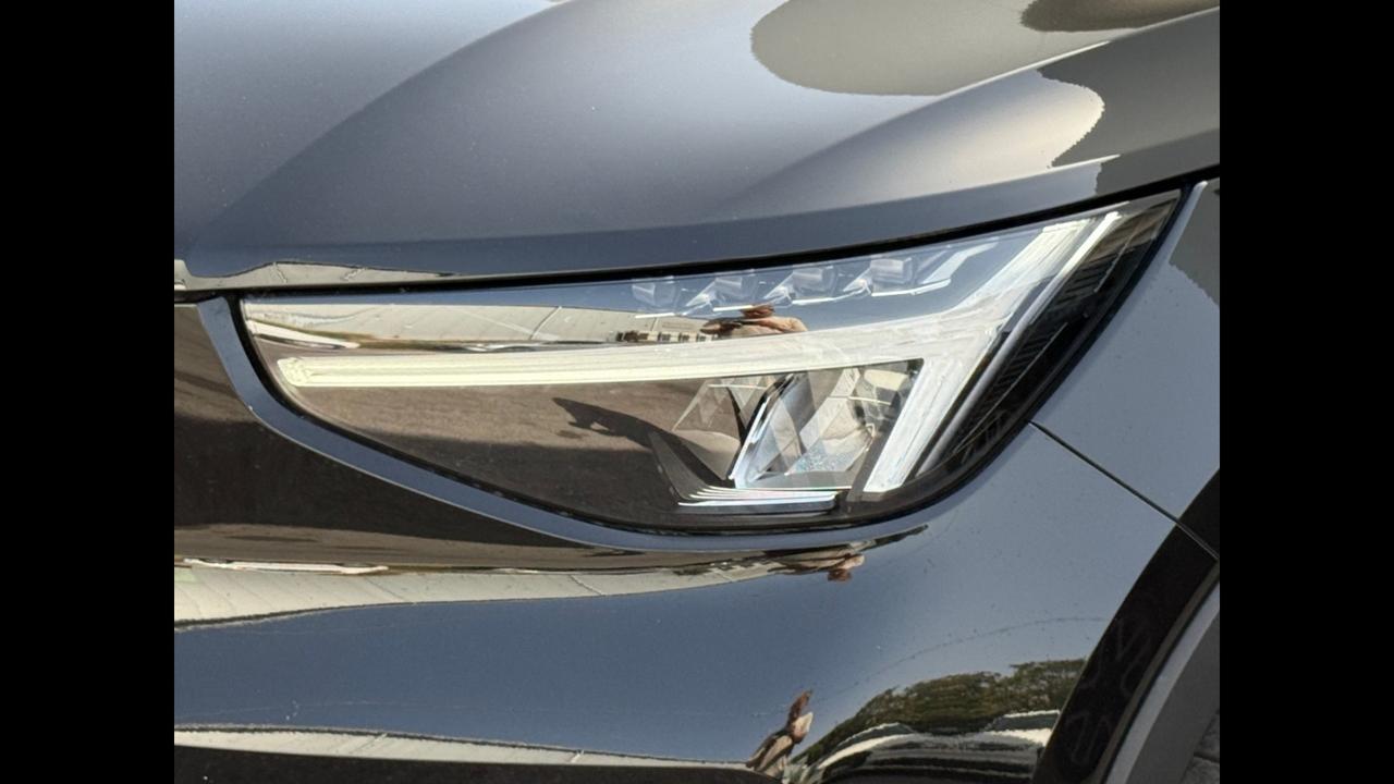 VOLVO XC40 Plus Black Edition B3 AUT