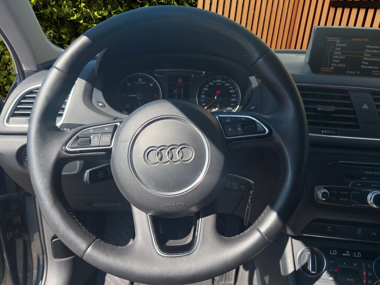 Audi Q3 2.0 TDI 120 CV S-TRONIC