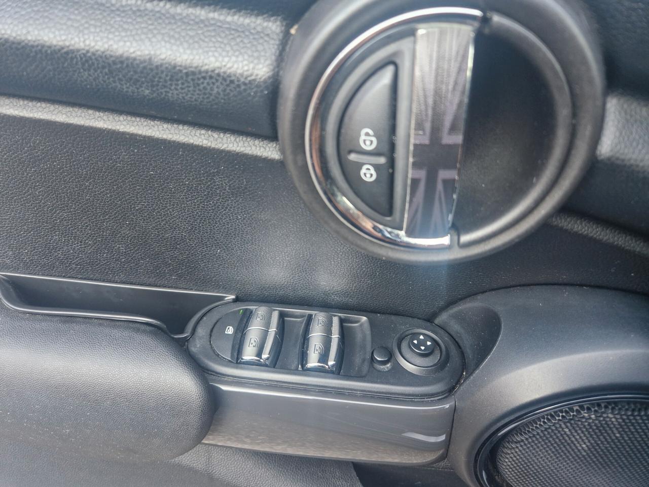 Mini One 1.2 100CV "138.500 km" Navi, Sensori, Fendi