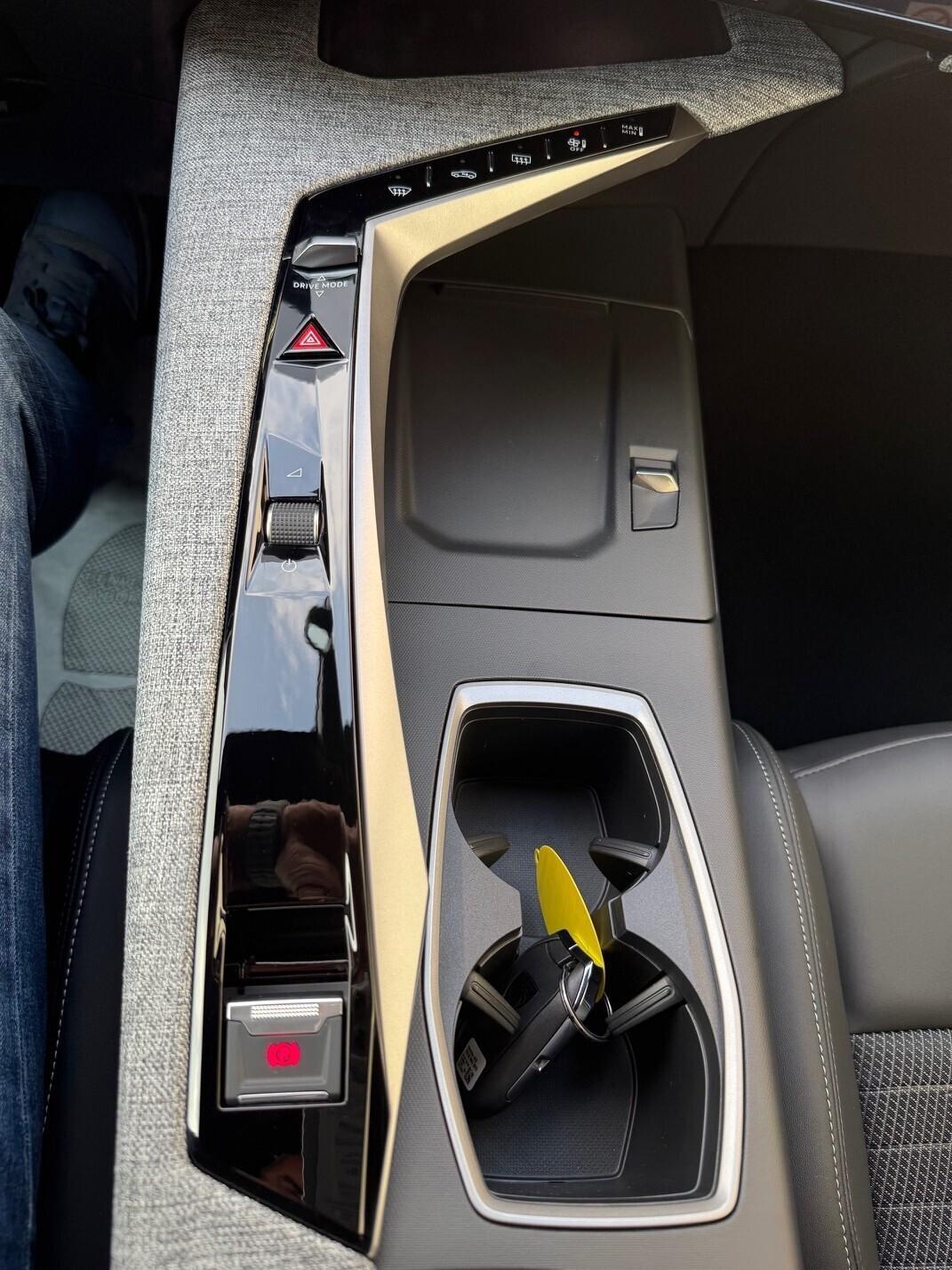 Peugeot 3008 Hybrid 136 e-DCS6 GT