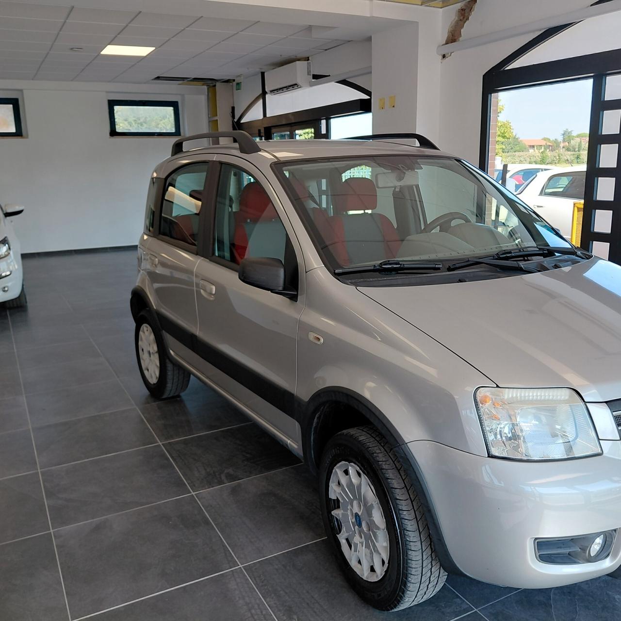 FIAT PANDA ANNO 2005 TRAZIONE 4X4 GANCIO TRAINO KM 182 MILA