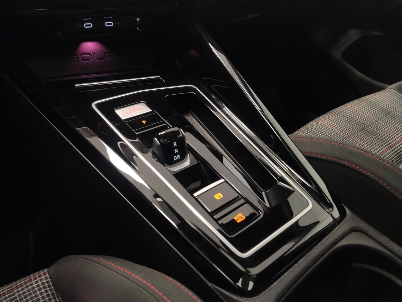 Volkswagen Golf GTI 2.0 TSI DSG