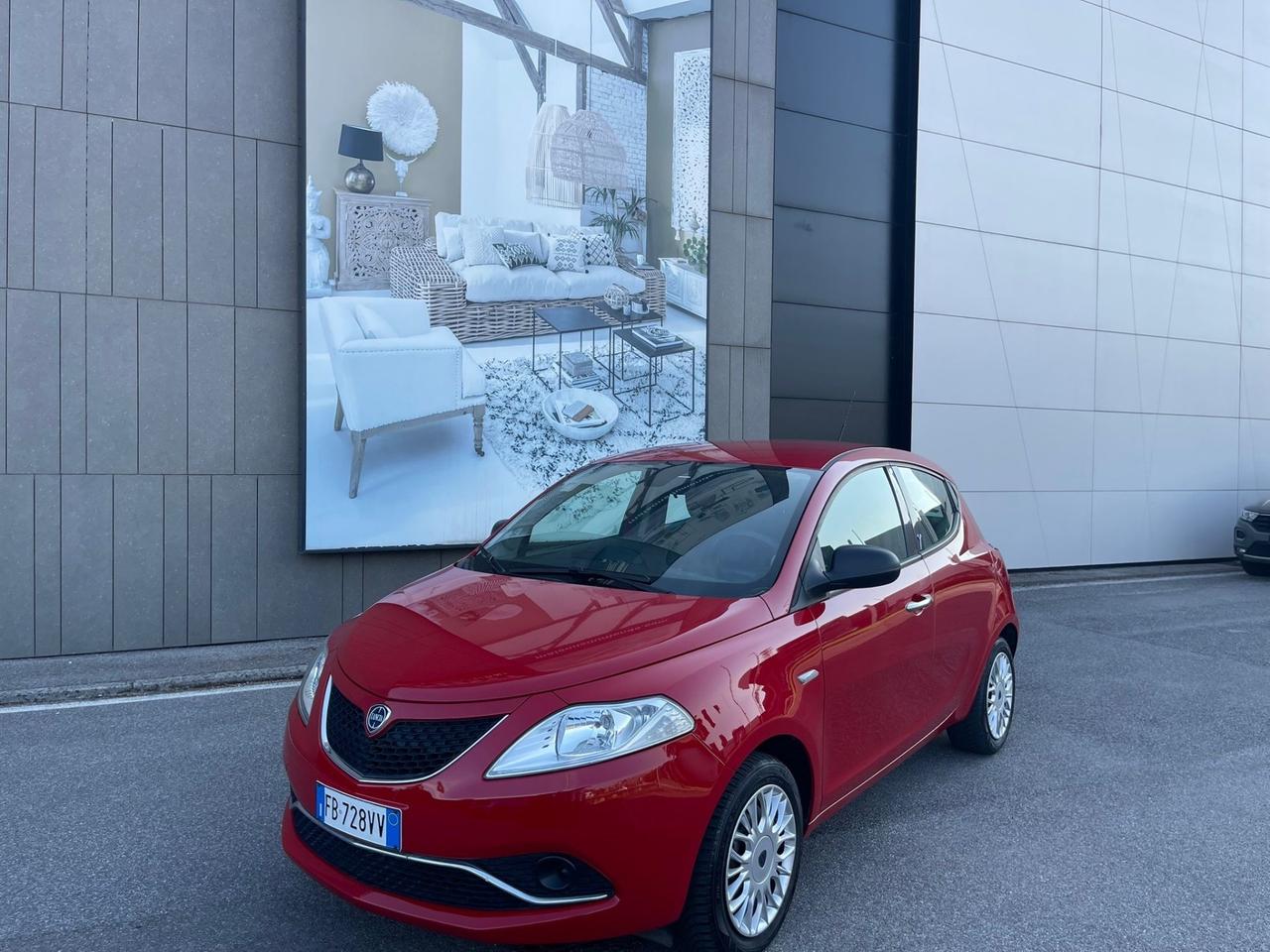 Lancia Ypsilon 1.2 69 CV 5 porte Platinum