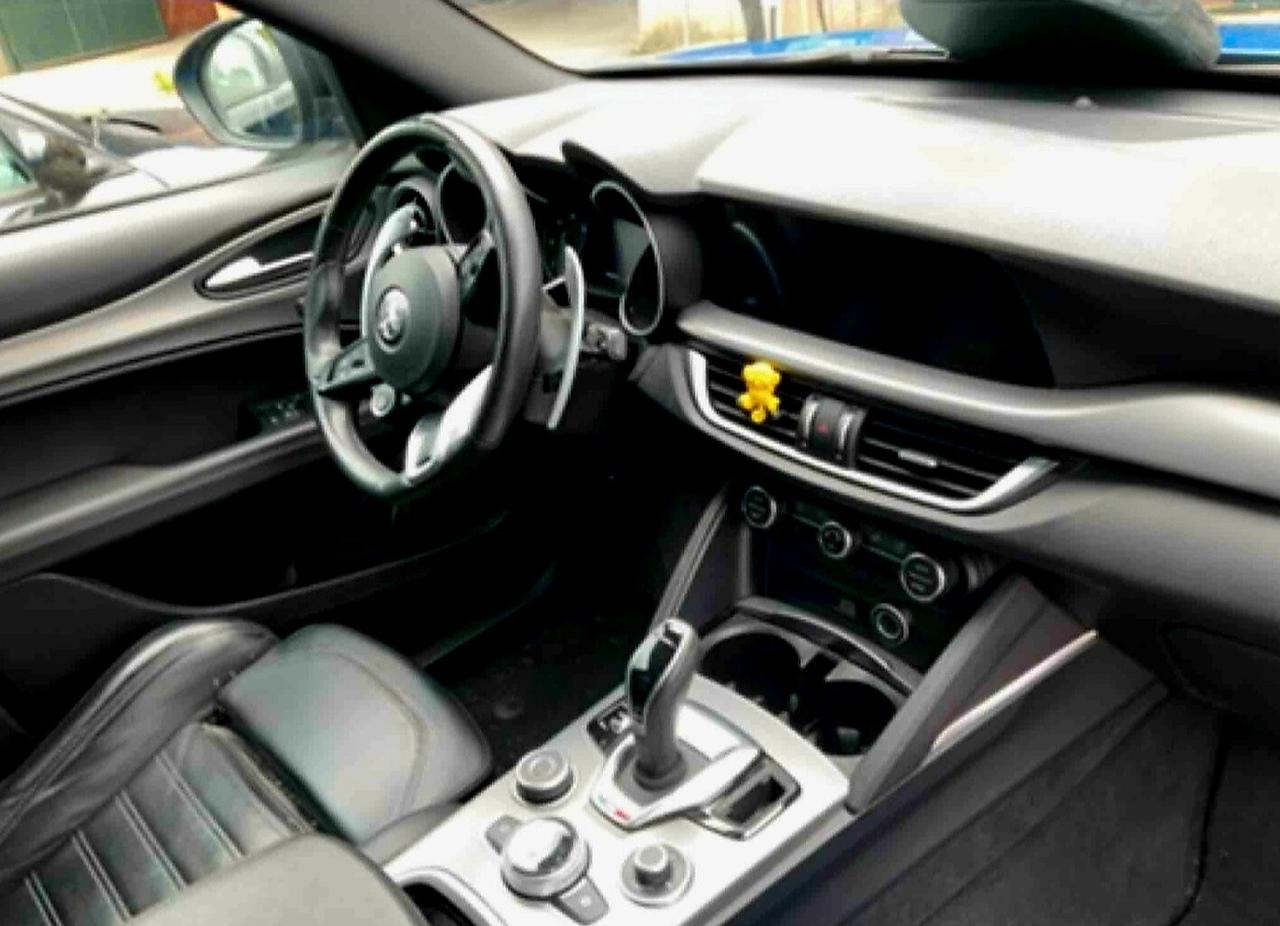 Alfa Romeo Stelvio 2.2 210 CV AT8 Q4 Veloce Iva esposta