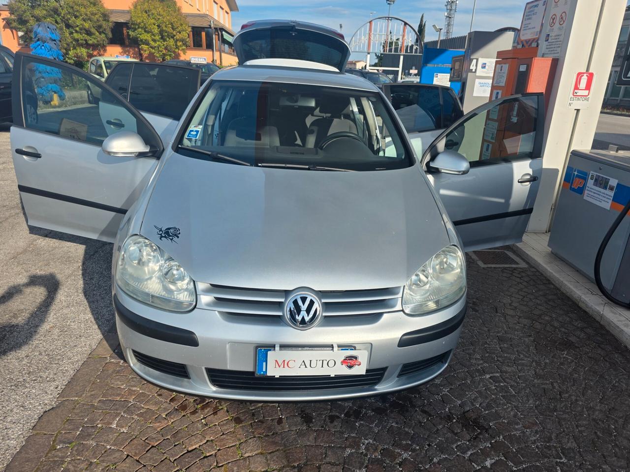 Volkswagen Golf 1.9 TDI 5p. Sportline con 381.000km