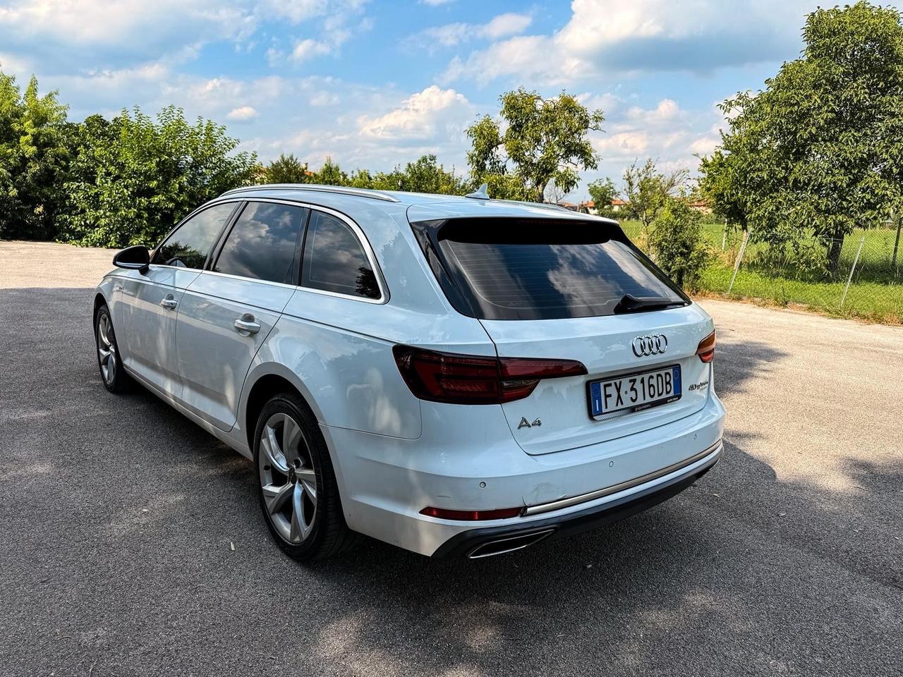 Audi A4 45 TFSI quattro S tronic Sport