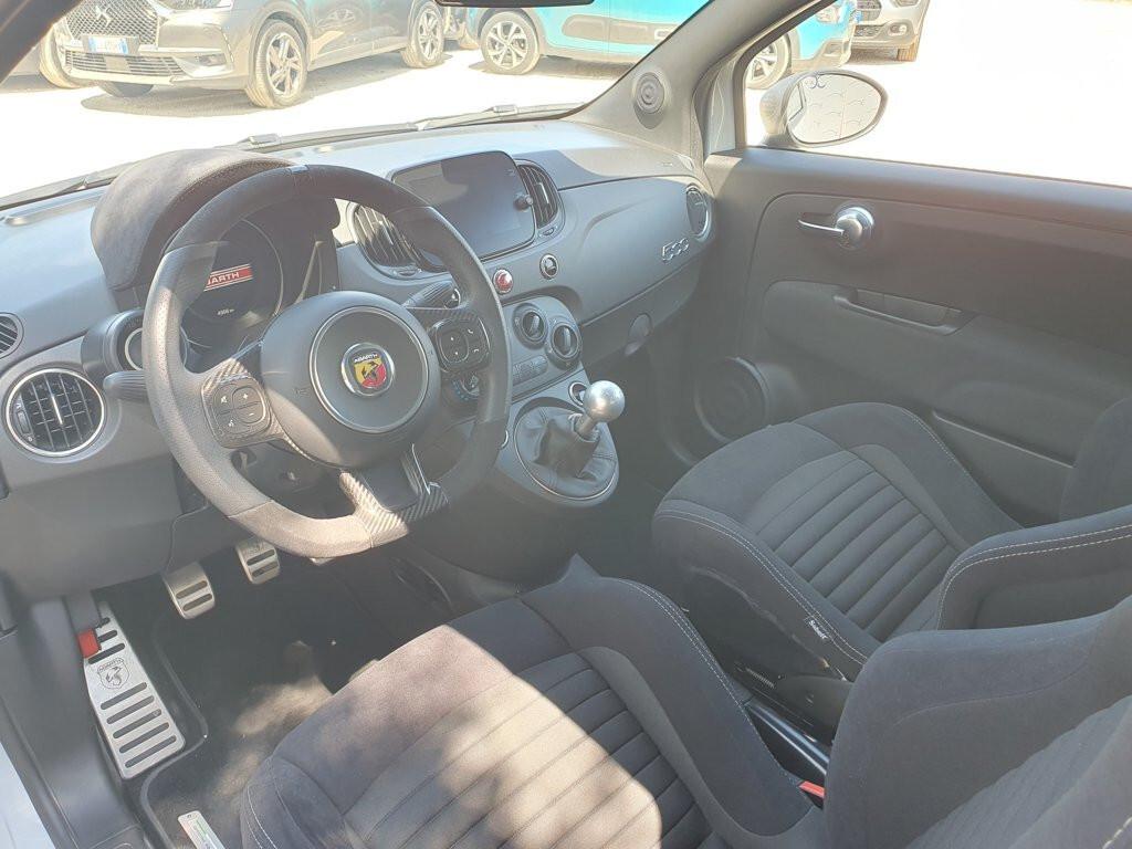 Abarth 695C 1.4 Turbo T-Jet 180CV