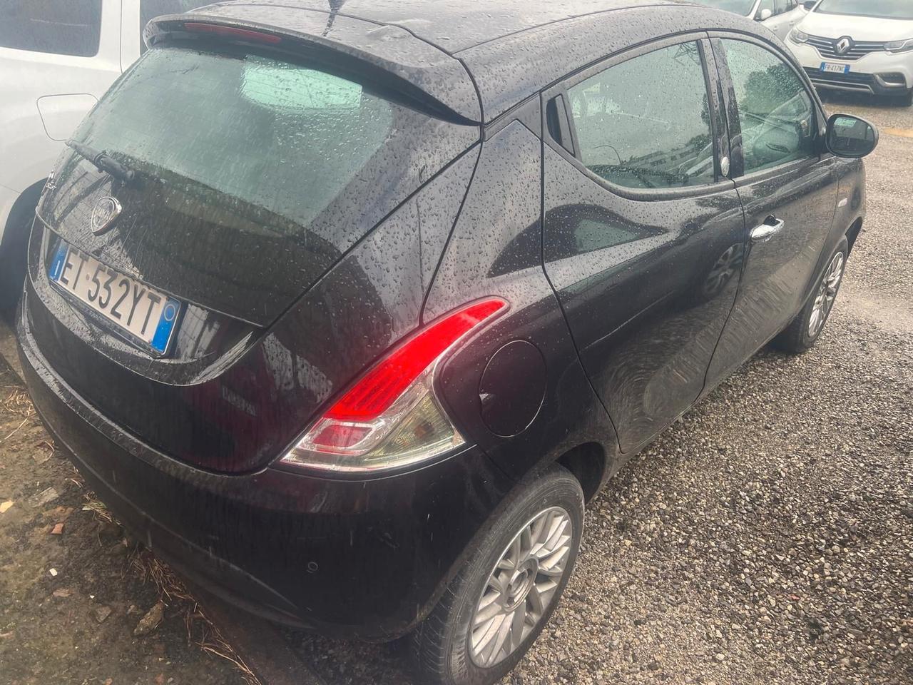 Lancia Ypsilon 0.9 TwinAir 85 CV 5 porte Metano Ecochic Gold