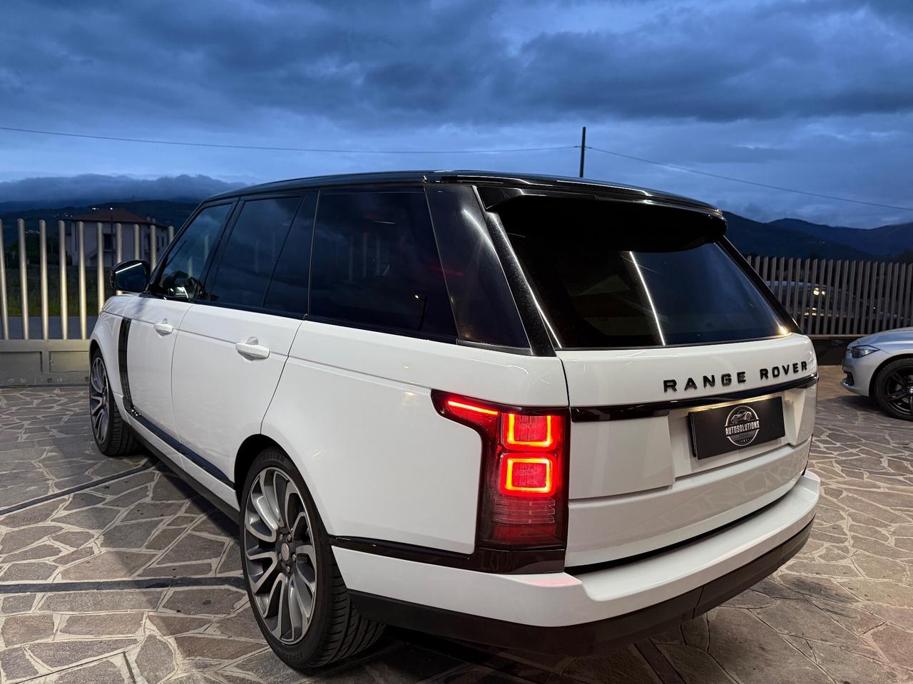 Land Rover Range Rover Vogue 3.0TDV6 black edition