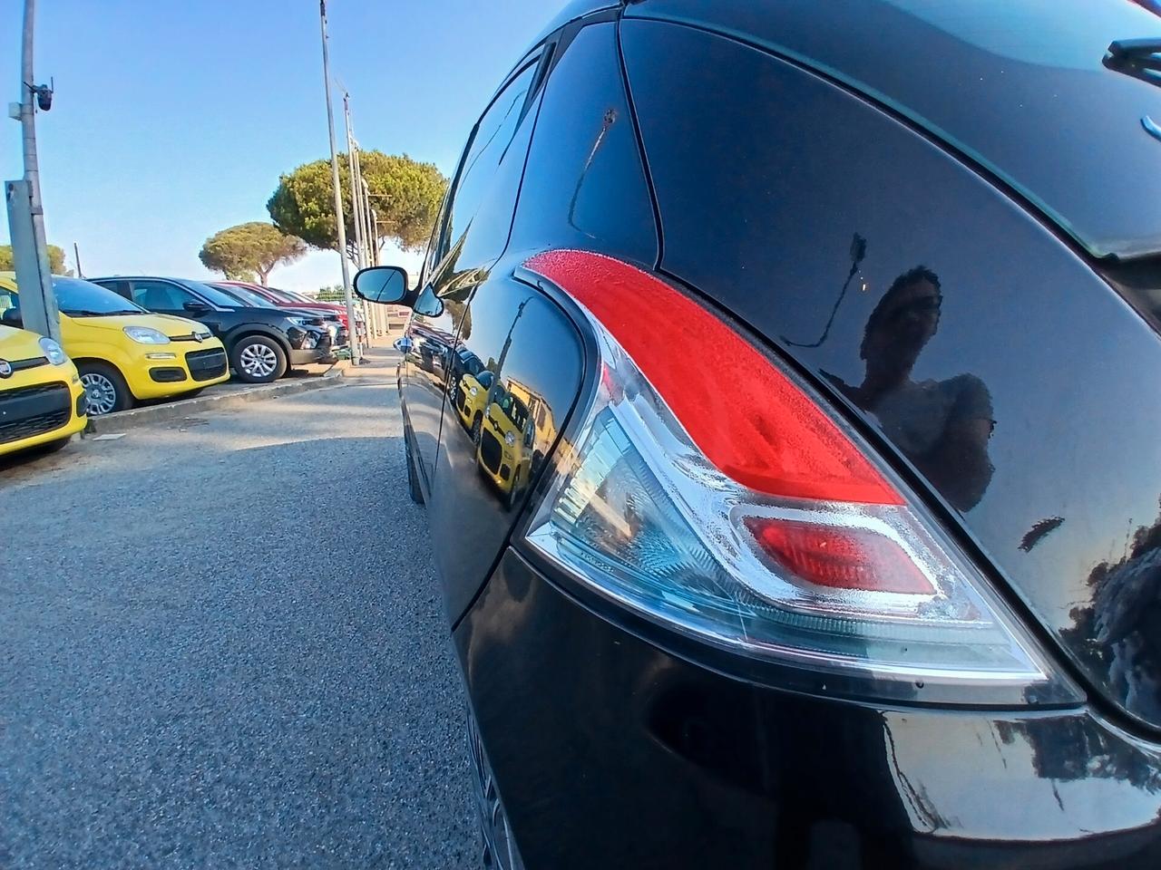 Lancia Ypsilon 1.2 69 CV 5 porte GPL Ecochic Silver