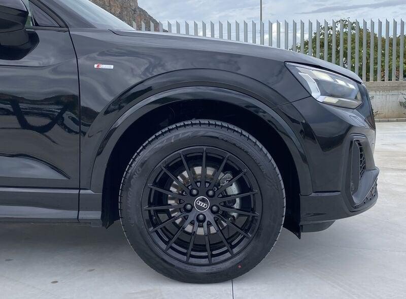 Audi Q2 S Line interno ed esterno 1.5 TFSI 150CV 35 Tetto