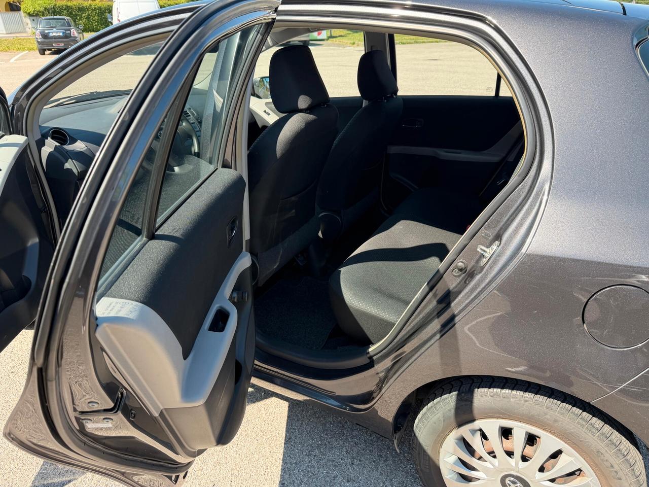 Toyota Yaris 1.0 5 porte Sol