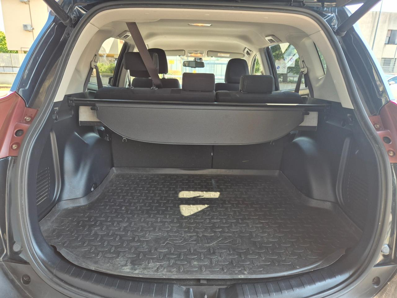 Toyota RAV 4 RAV4 2.0 D-4D 2WD Style